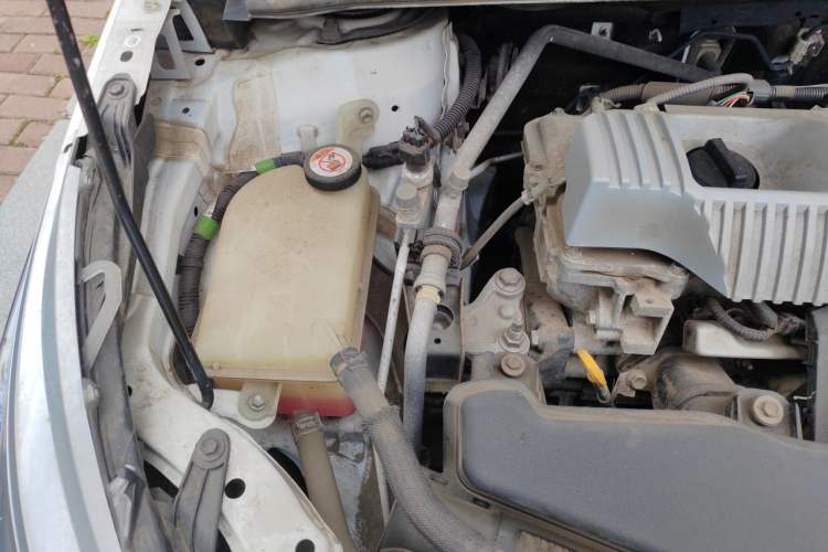 Used Toyota Corolla 2017 Revised Dual-Engine 1.8L E-CVT Leading Edition Engine Bay Right