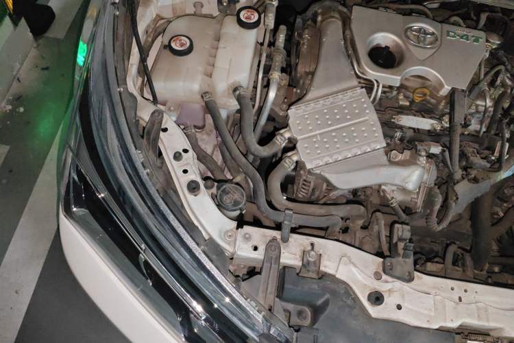 Used Toyota Corolla 2017 Revised Version 1.2T S-CVT GL Engine Bay Right