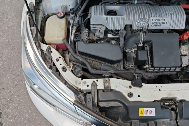 Used Toyota Corolla 2017 Revised Dual-Engine 1.8L E-CVT Leading Edition Engine Bay Right