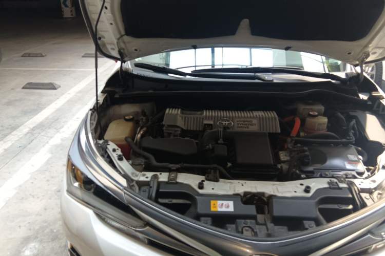 Used Toyota Corolla 2017 Revised Dual-Engine 1.8L E-CVT Elite Edition Engine Bay Right