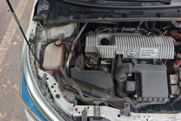 Used Toyota Corolla 2017 Revised Dual-Engine 1.8L E-CVT Leading Edition Engine Bay Right