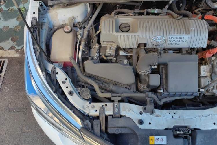 Used Toyota Corolla 2017 Revised Dual-Engine 1.8L E-CVT Elite Edition Engine Bay Right