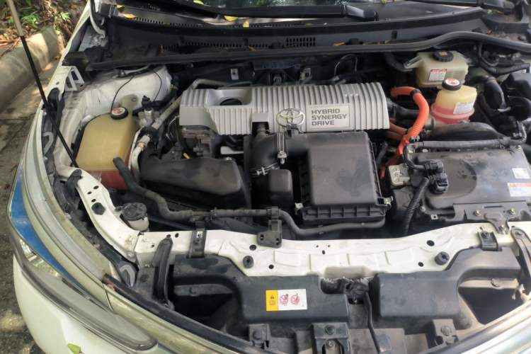 Used Toyota Corolla 2017 Revised Dual-Engine 1.8L E-CVT Elite Edition Engine Bay Right