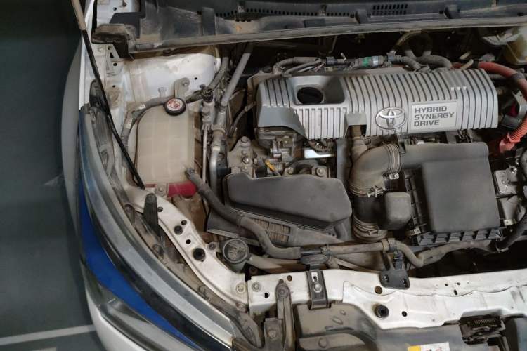 Used Toyota Corolla 2017 Revised Dual-Engine 1.8L E-CVT Elite Edition Engine Bay Right