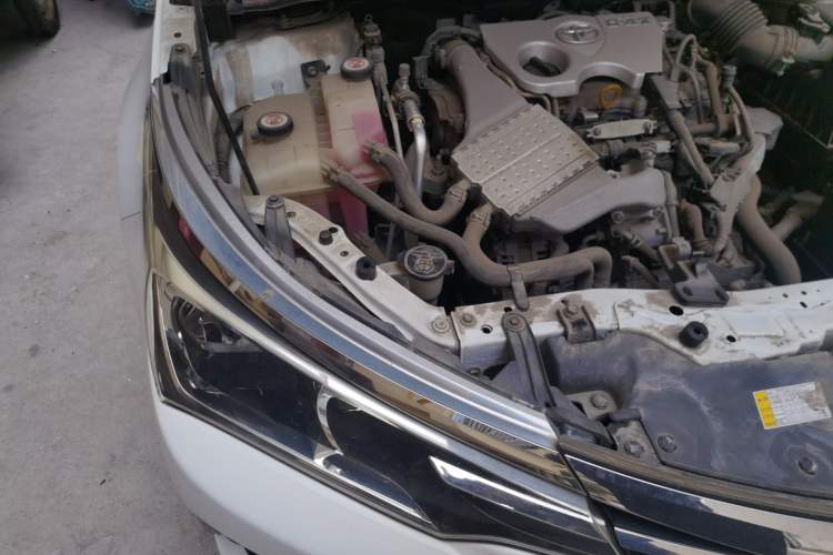 Used Toyota Corolla 2017 1.2T CVT GL Engine Bay Right