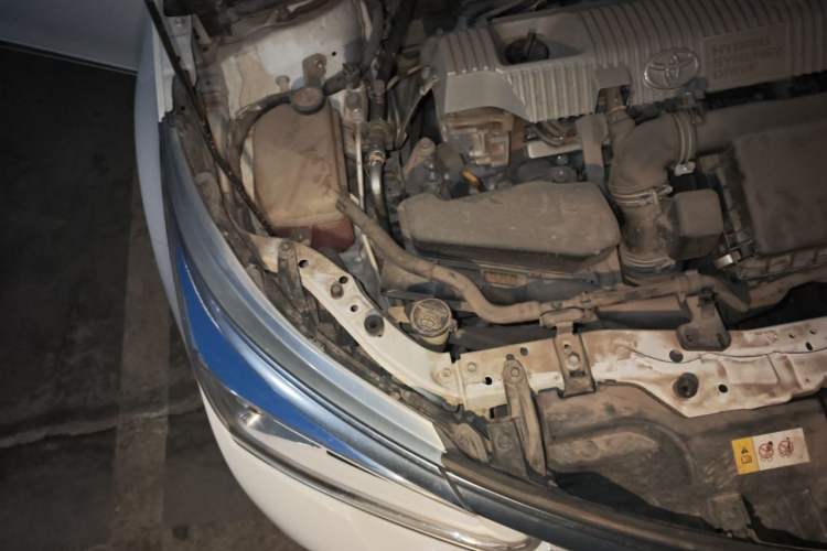 Used Toyota Corolla 2017 Revised Dual-Engine 1.8L E-CVT Elite Edition Engine Bay Right