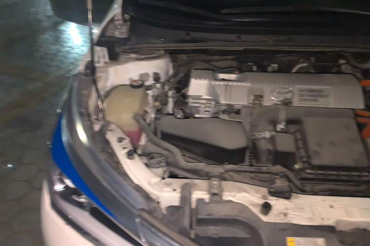 Used Toyota Corolla 2017 Revised Dual-Engine 1.8L E-CVT Leading Edition Engine Bay Right