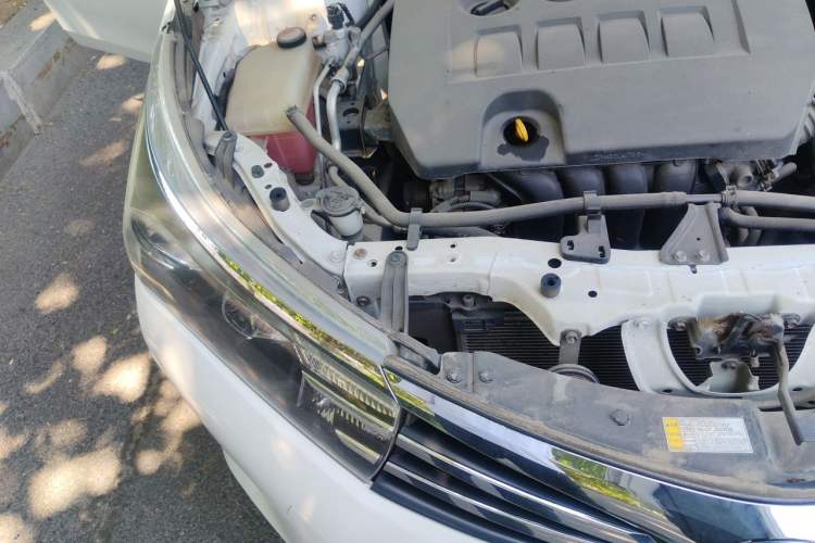 Used Toyota Corolla 2017 1.6L CVT GL Engine Bay Right