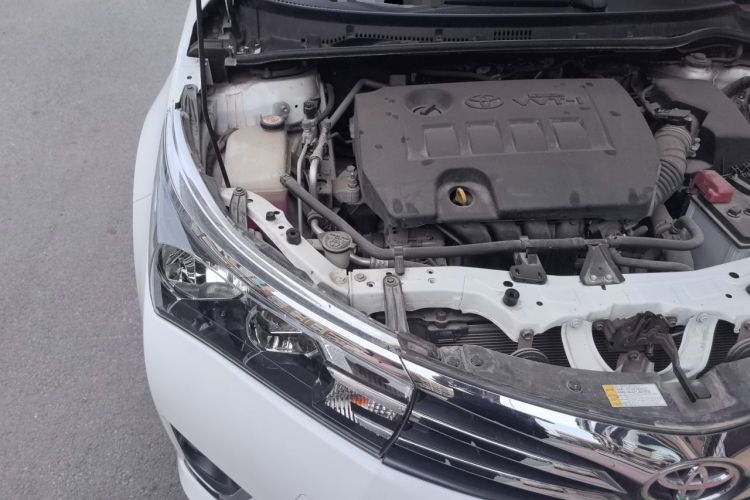 Used Toyota Corolla 2017 Revised Version 1.6L Manual GL Engine Bay Right