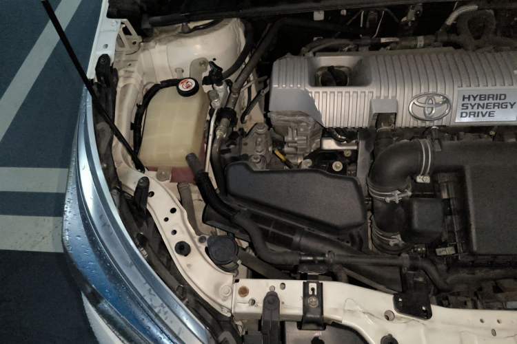 Used Toyota Corolla 2017 Revised Dual-Engine 1.8L E-CVT Elite Edition Engine Bay Right