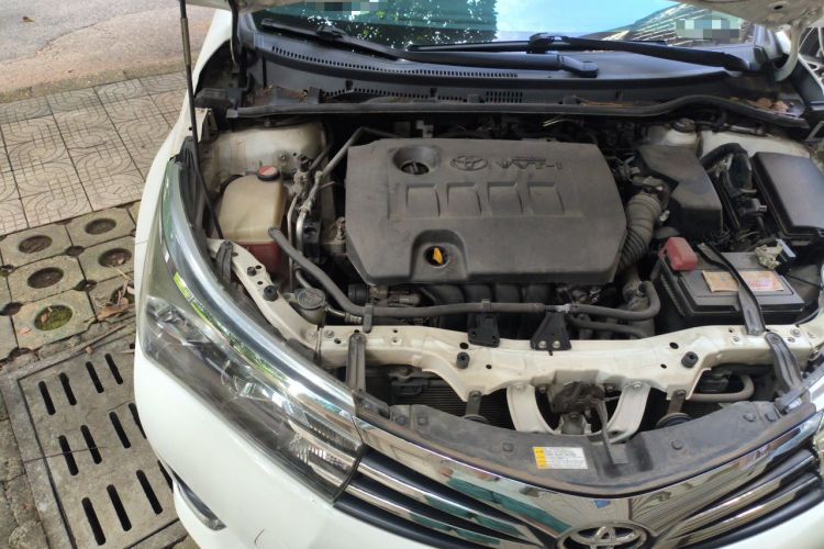 Used Toyota Corolla 2017 1.6L CVT GL Engine Bay Right