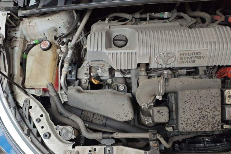 Used Toyota Corolla 2017 Revised Dual-Engine 1.8L E-CVT Leading Edition Engine Bay Right