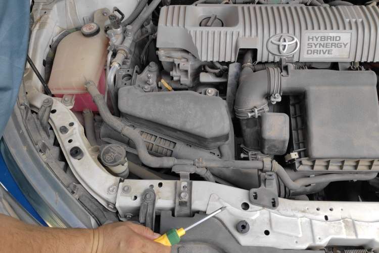 Used Toyota Corolla 2017 Revised Dual-Engine 1.8L E-CVT Leading Edition Engine Bay Right