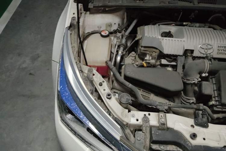 Used Toyota Corolla 2017 Revised Dual-Engine 1.8L E-CVT Elite Edition Engine Bay Right