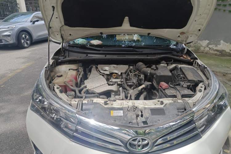 Used Toyota Corolla 2017 1.2T CVT GL Engine Bay Right