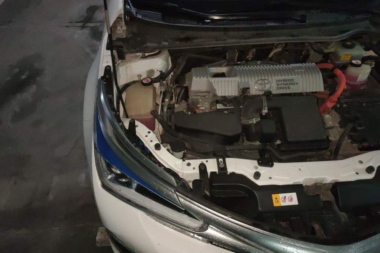 Used Toyota Corolla 2017 Revised Dual-Engine 1.8L E-CVT Leading Edition Engine Bay Right
