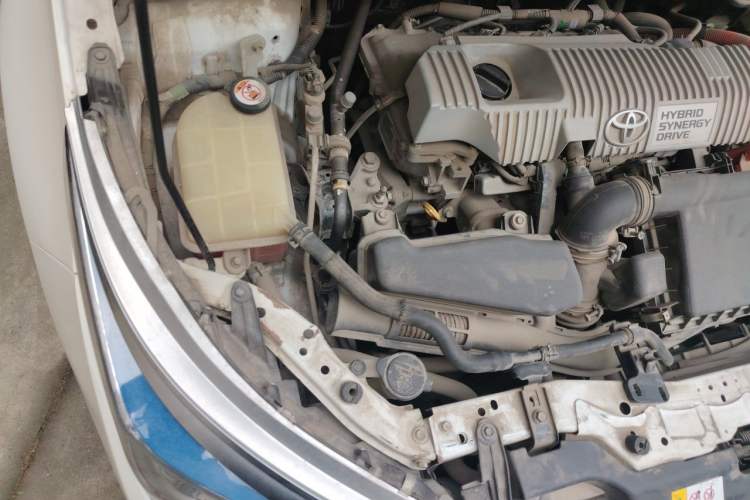 Used Toyota Corolla 2017 Revised Dual-Engine 1.8L E-CVT Leading Edition Engine Bay Right