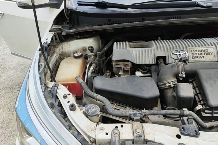 Used Toyota Corolla 2017 Revised Dual-Engine 1.8L E-CVT Elite Edition Engine Bay Right