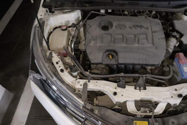 Used Toyota Corolla 2017 1.6L CVT GL Engine Bay Right