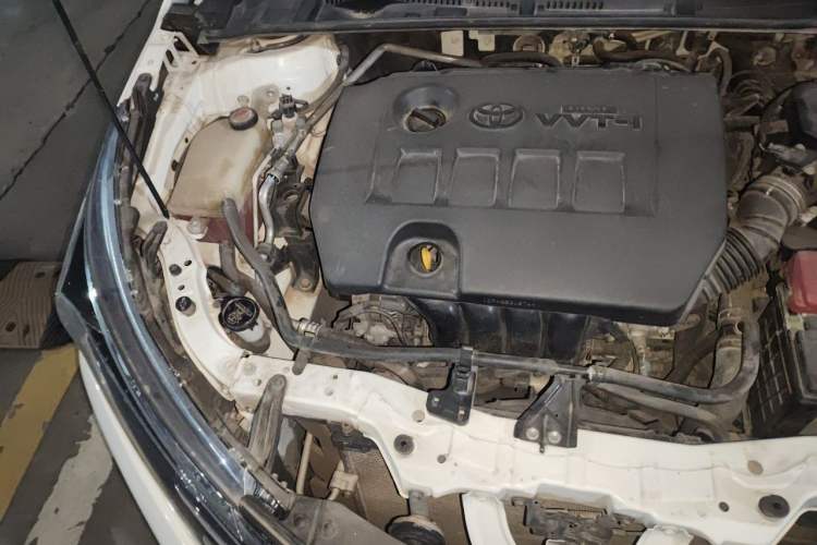 Used Toyota Corolla 2017 1.6L CVT GL Engine Bay Right