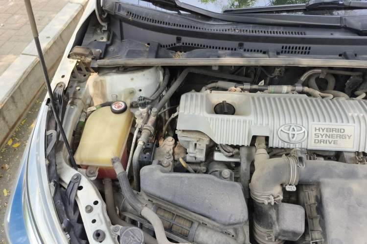 Used Toyota Corolla 2017 Revised Dual-Engine 1.8L E-CVT Leading Edition Engine Bay Right