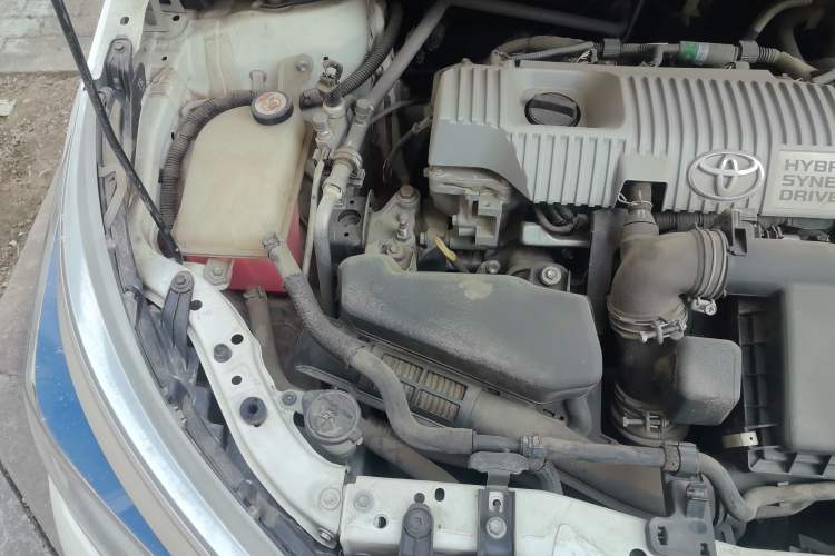 Used Toyota Corolla 2017 Revised Dual-Engine 1.8L E-CVT Elite Edition Engine Bay Right