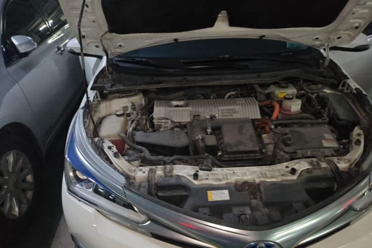 Used Toyota Corolla 2017 Revised Dual-Engine 1.8L E-CVT Leading Edition Engine Bay Right