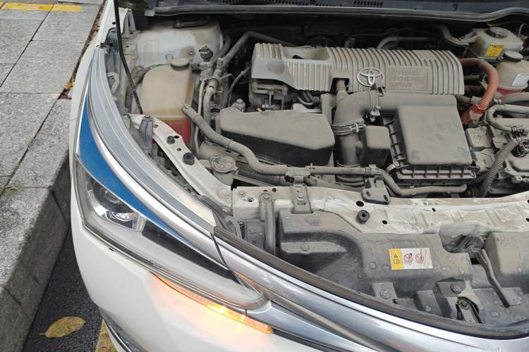 Used Toyota Corolla 2017 Revised Dual-Engine 1.8L E-CVT Leading Edition Engine Bay Right