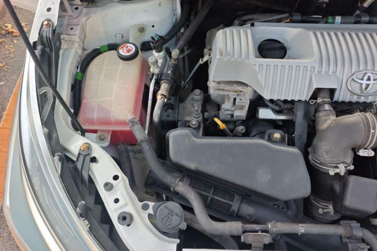 Used Toyota Corolla 2017 Revised Dual-Engine 1.8L E-CVT Leading Edition Engine Bay Right