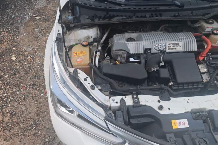 Used Toyota Corolla 2017 Revised Dual-Engine 1.8L E-CVT Leading Edition Engine Bay Right