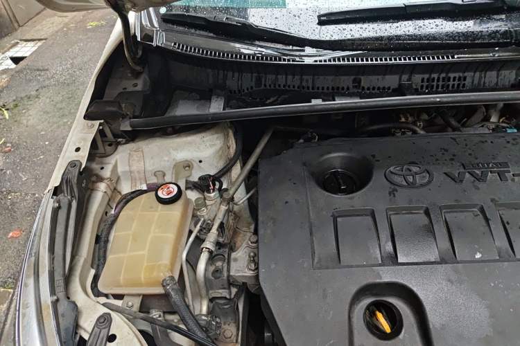 Used Toyota Corolla 2017 Revised Version 1.6L S-CVT GL Engine Bay Right