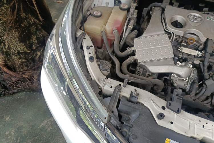 Used Toyota Corolla 2017 1.2T CVT GL Engine Bay Right
