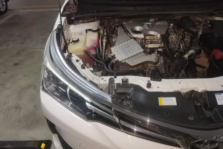 Used Toyota Corolla 2017 Revised Version 1.2T S-CVT GL-i Engine Bay Right