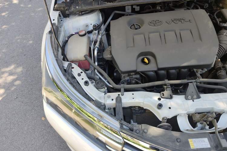 Used Toyota Corolla 2017 1.6L CVT GL Engine Bay Right