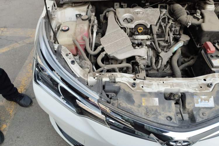 Used Toyota Corolla 2017 Revised Version 1.2T Manual GL-i Engine Bay Right