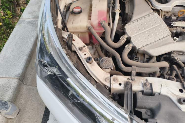 Used Toyota Corolla 2017 Revised Version 1.2T S-CVT GL Engine Bay Right