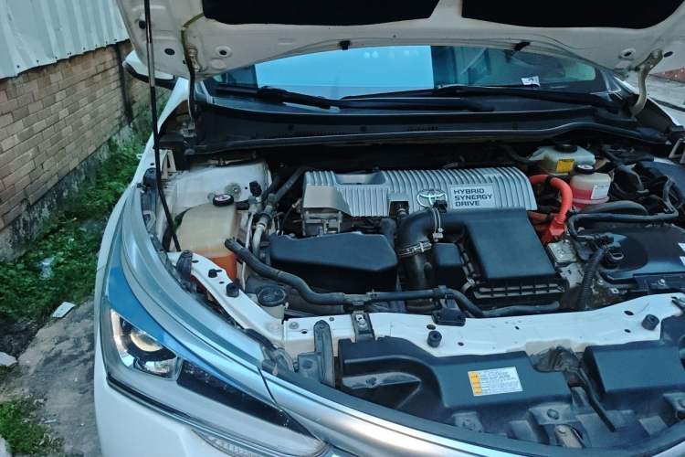 Used Toyota Corolla 2017 Revised Dual-Engine 1.8L E-CVT Elite Edition Engine Bay Right