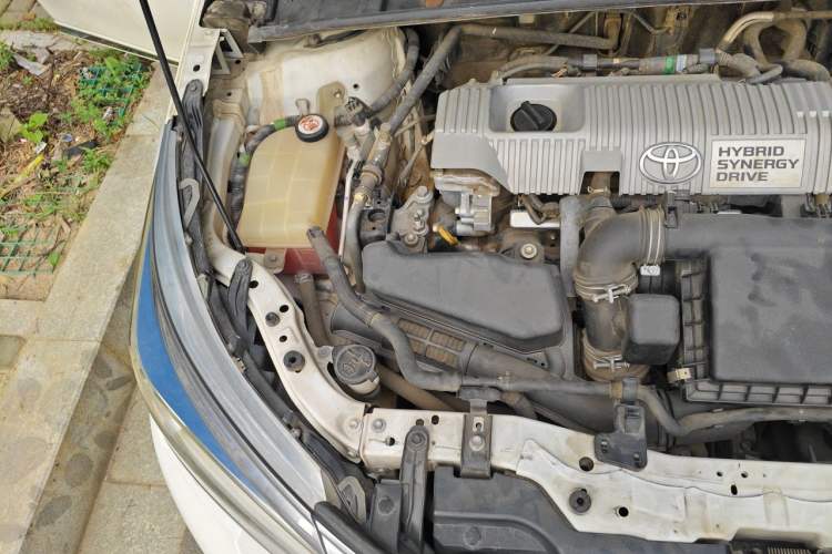 Used Toyota Corolla 2017 Revised Dual-Engine 1.8L E-CVT Leading Edition Engine Bay Right