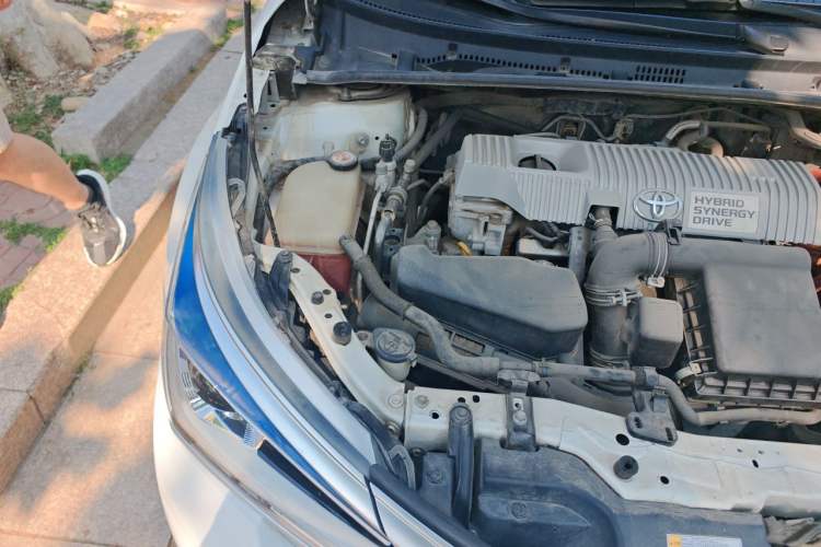 Used Toyota Corolla 2017 Revised Dual-Engine 1.8L E-CVT Elite Edition Engine Bay Right