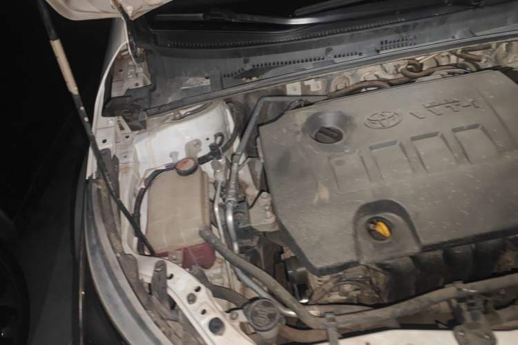 Used Toyota Corolla 2017 1.6L CVT GL Engine Bay Right