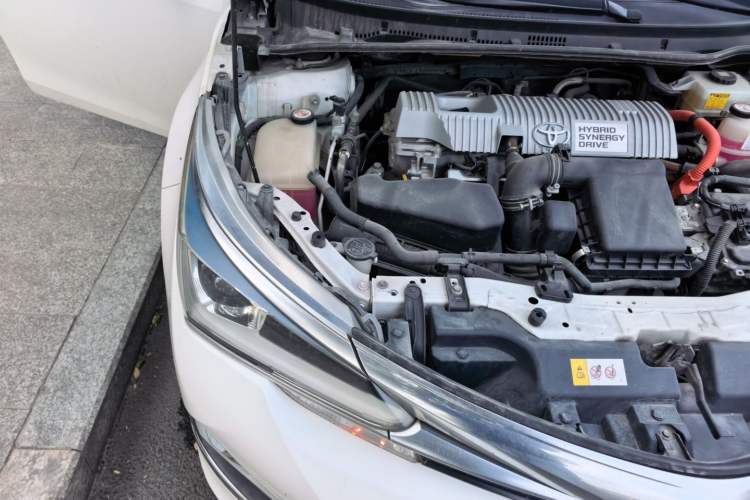 Used Toyota Corolla 2017 Revised Dual-Engine 1.8L E-CVT Leading Edition Engine Bay Right