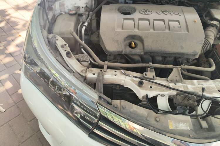 Used Toyota Corolla 2017 1.6L CVT GL Engine Bay Right