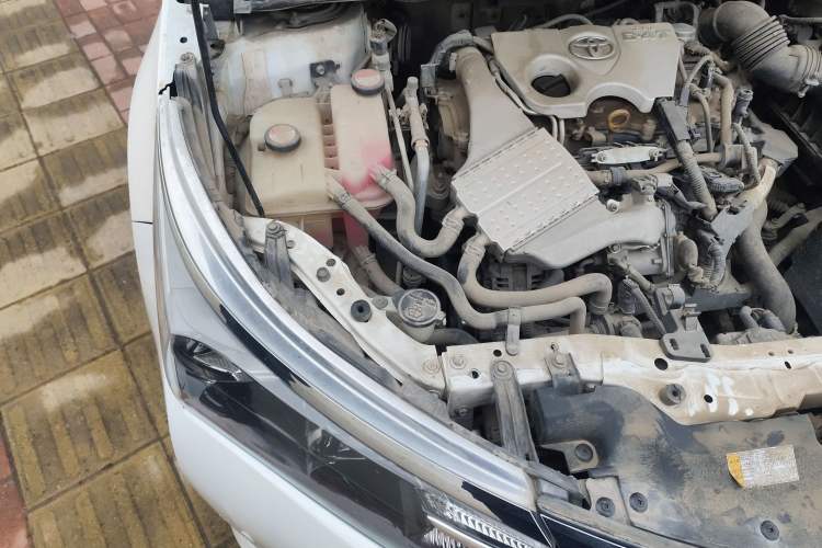 Used Toyota Corolla 2017 1.2T CVT GL-i Engine Bay Right