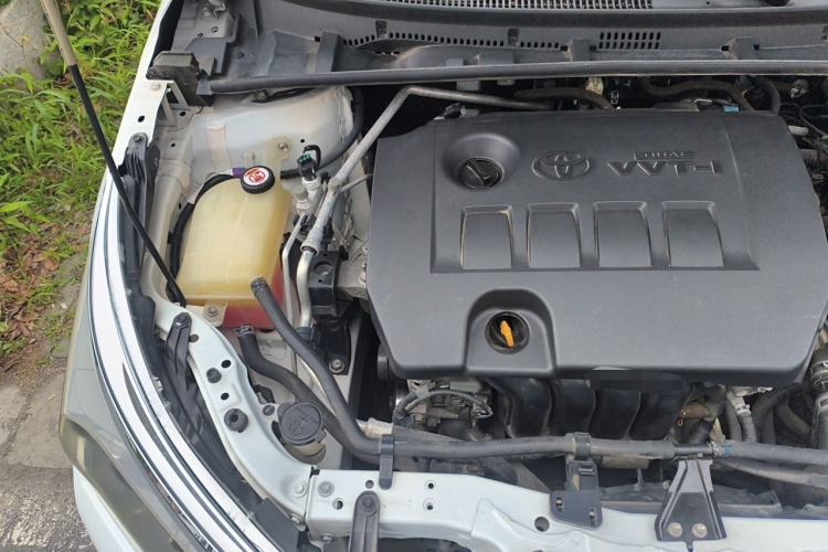 Used Toyota Corolla 2017 Revised Version 1.6L S-CVT GL Engine Bay Right