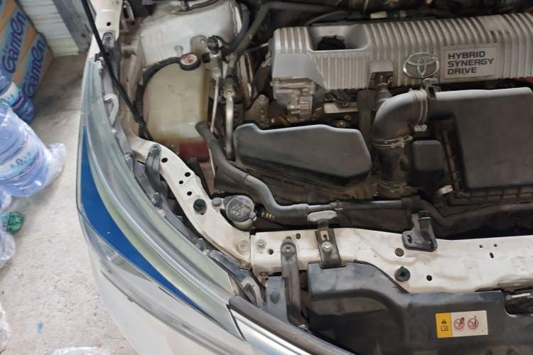 Used Toyota Corolla 2017 Revised Dual-Engine 1.8L E-CVT Elite Edition Engine Bay Right