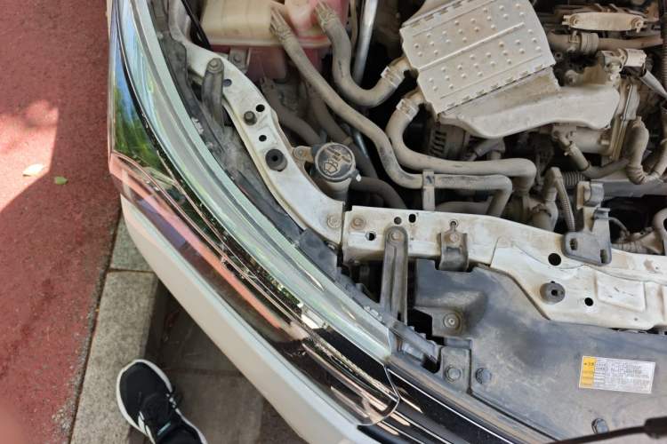 Used Toyota Corolla 2017 1.2T CVT GL Engine Bay Right