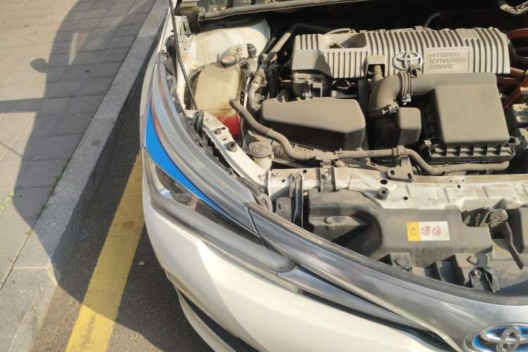 Used Toyota Corolla 2017 Revised Dual-Engine 1.8L E-CVT Leading Edition Engine Bay Right