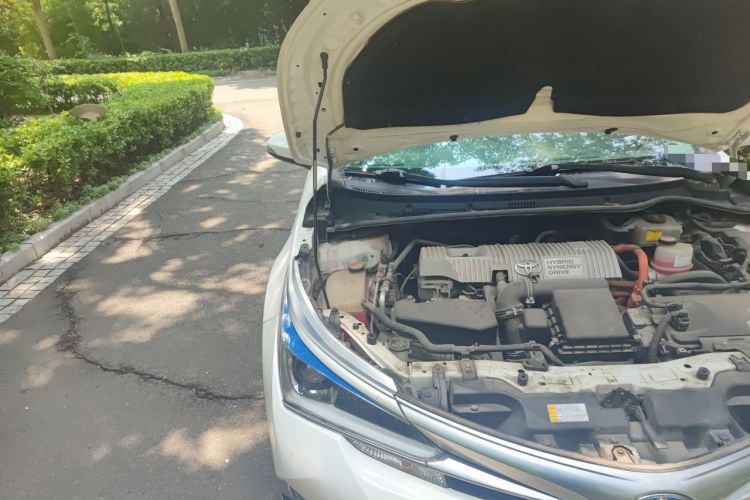 Used Toyota Corolla 2017 Revised Dual-Engine 1.8L E-CVT Elite Edition Engine Bay Right