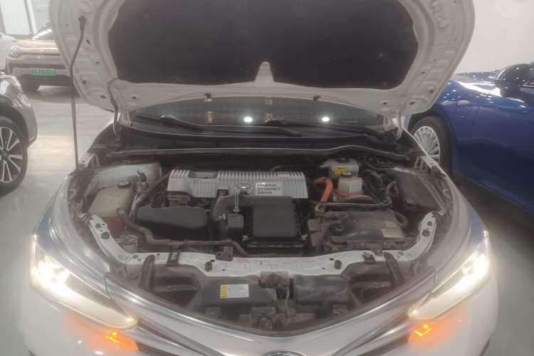 Used Toyota Corolla 2017 Revised Dual-Engine 1.8L E-CVT Elite Edition Engine Bay