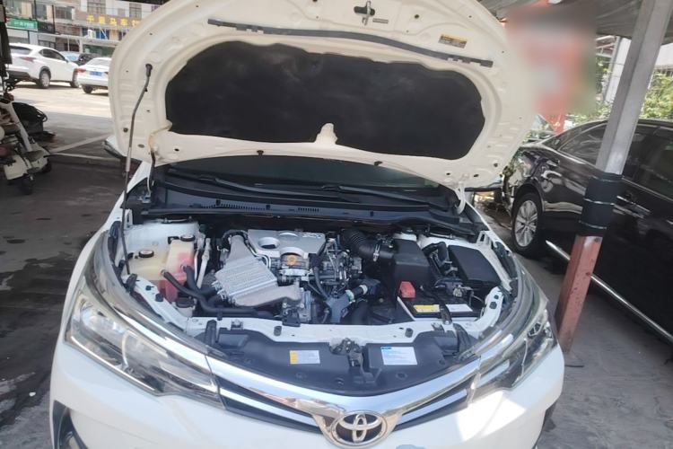 Used Toyota Corolla 2017 Revised Version 1.2T S-CVT GL-i Engine Bay